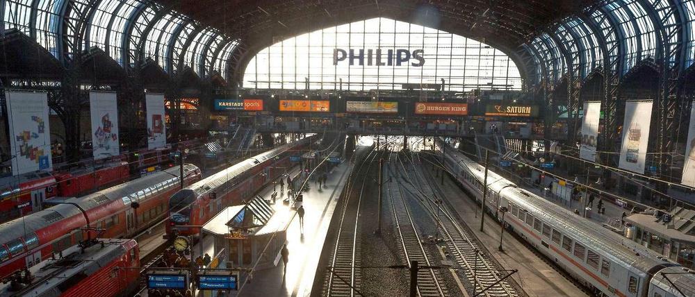 Hamburg Ahoi! Die Bahn führt für alle, die zwischen Hamburg und Berlin unterwegs sind, ein billiges Ticket ein.