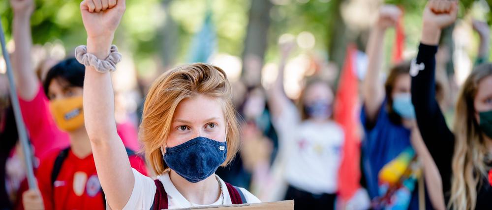 Politische Generation? Es gibt immer große Teile einer Generation, die von den großen Ereignissen nicht berührt werden, sagt Rucht.