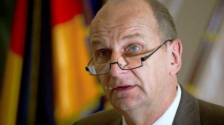 Brandenburgs Ministerpräsident Dietmar Woidke fordert ein strengeres Nachtflugverbot am Flughafen BER.