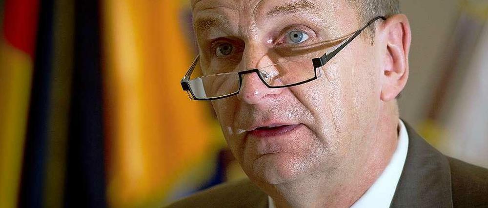 Brandenburgs Ministerpräsident Dietmar Woidke fordert ein strengeres Nachtflugverbot am Flughafen BER.