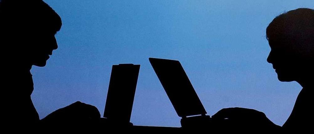 Internetnutzer in Deutschland betrachten Soziale Netzwerke wie Facebook mit Argwohn.