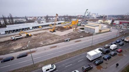 Seit Montag nicht mehr möglich: Autoverkehr auf der Grenzalle kurz vor der Ecke Neuköllnische Allee. 