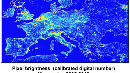 Erleuchtet. Die Grafik zeigt, welche Regionen Europas nachts besonders hell strahlen. Datengrundlagen sind Satellitenaufnahmen der Jahre 2005 bis 2010.