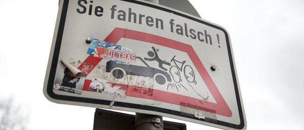 Eigentlich eine klare Sache: Einige Radfahrer nehmen es mit der Fahrtrichtung nicht so ganz genau.