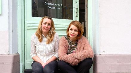 Stufe nach oben: Annegret Richter und Anna Niestroj (r.) wollen mit ihrem "Ghettogether" Gestalter im Wedding voranbringen.