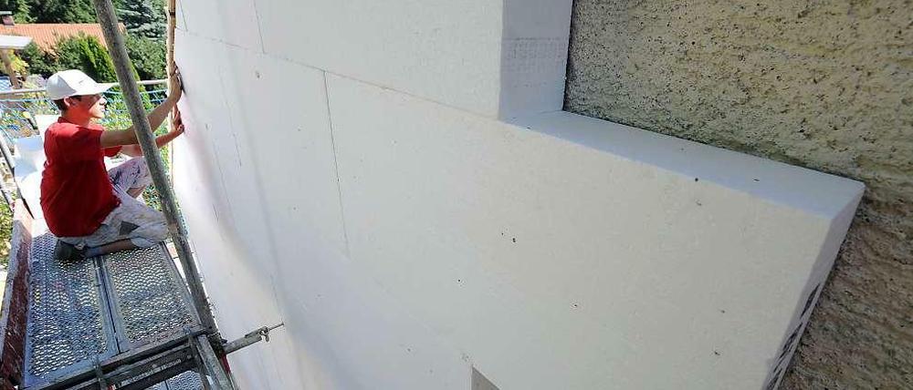 Dicke Dämmplatten sollen Heizkosten senken. Doch oft lohnt sich das teure Sanieren kaum.