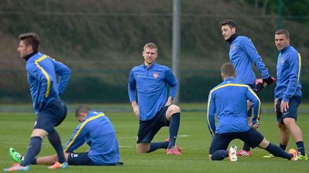 Chef in der Mitte. Mertesacker ist inzwischen Kapitän bei Arsenal.
