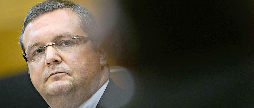 Stefan Mappus steht gleich doppelt im Fokus der Justiz.