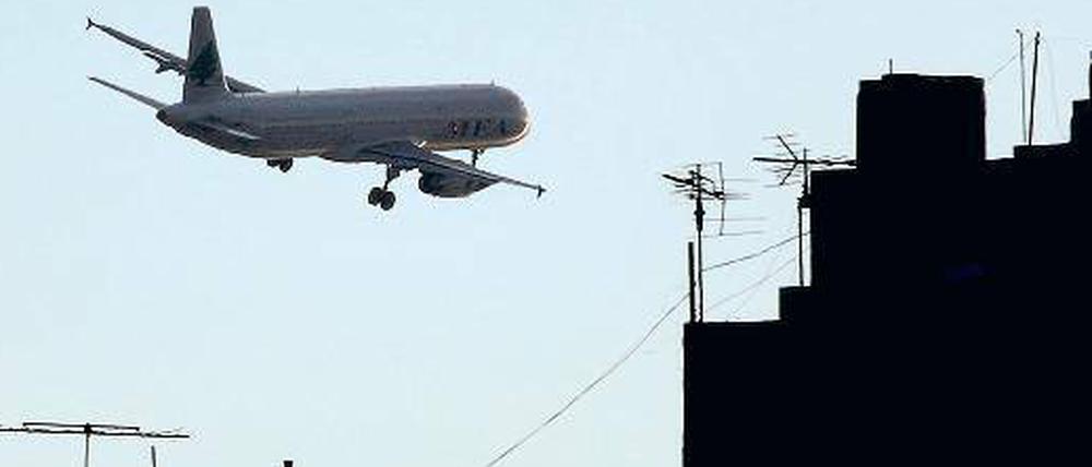 Eine Frage der Beziehung. Eine MEA-Maschine über Beirut. 