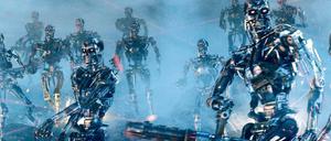 Angriff der Killermaschinen. Szenarien, in denen sich Roboter gegen die Menschheit auflehnen, wie im Film „Terminator 3“ halten Forscher für unwahrscheinlich. Doch der Einsatz von Kampfrobotern im Krieg macht manchen Wissenschaftlern Angst. 