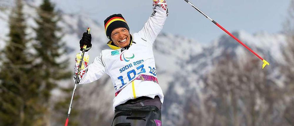 Athletin Andrea Eskau freut sich über den Sieg.