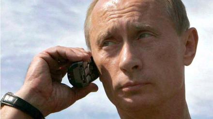 Wladimir Putin hat den verein Schalke 04 nach Russland eingeladen. Die Fans ärgert das.