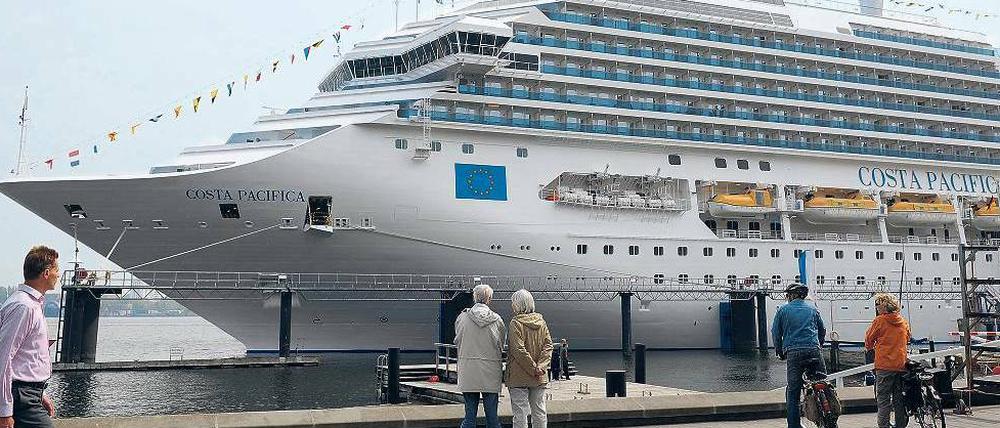 Virengefahr. Bis zu 300 deutsche Touristen waren auf der „Costa Pacifica“ seit Mitte Februar unterwegs.