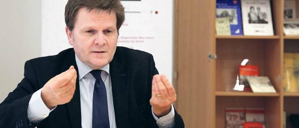 Pflegebedürftigkeit sollte künftig nach anderen Kriterien als bisher festgestellt werden, fordert Awo-Chef Stadler. 