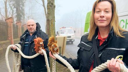 Vorsicht, Eichhörnchen kreuzt. Das neue Seil hängt neun Meter über der Straße.
