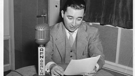 Mark White, 1952