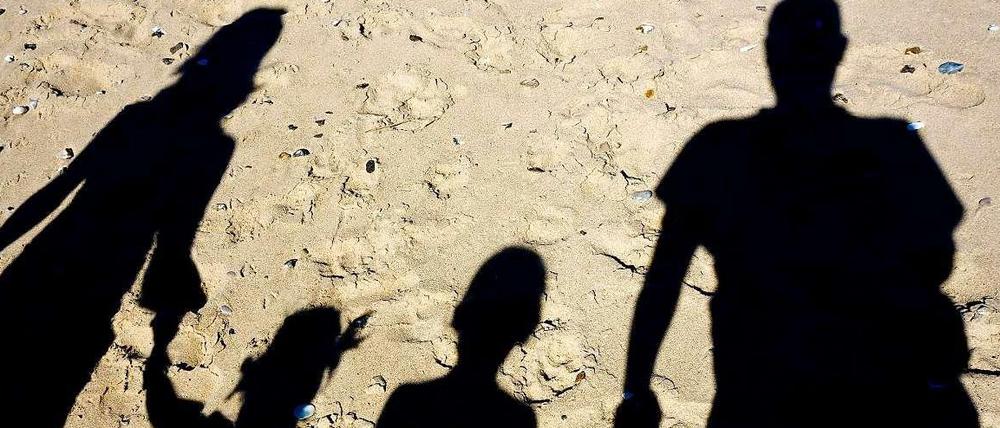 Familien schätzen ihre Lage ziemlich positiv ein. Allerdings führt ihr chronischer Zeitmangel bei jedem fünften Kind zu gesundheitlichen Problemen. 