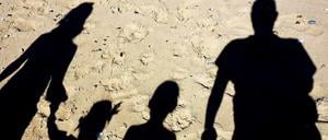 Familien schätzen ihre Lage ziemlich positiv ein. Allerdings führt ihr chronischer Zeitmangel bei jedem fünften Kind zu gesundheitlichen Problemen. 