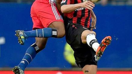 Kopf-an-Kopf-Rennen ohne Sieger: Das 1:1 zwischen Frankfurt und dem HSV hilft beiden Teams nicht wirklich weiter.
