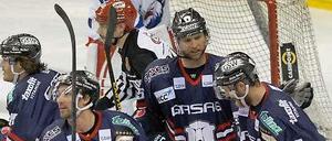 Nach dem Sieg in Mannheim haben die Eisbären gute Chancen, mit einem Heimspiel in die Pre-Play-offs zu starten