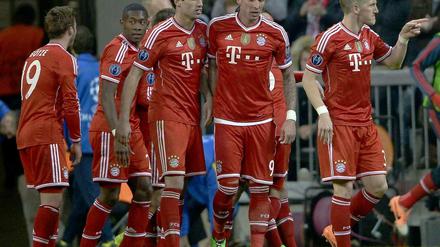 Mission Titelverteidigung läuft. Der FC Bayern München setzt sich im Champions-League-Achtelfinale gegen Arsenal London durch.
