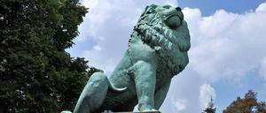 In Klaus von Krosigks neuestem Beitrag für das Chronik-Heft des Heimatmuseums Zehlendorf erfährt der Leser wieder viele Geschichten zur Kulturlandschaft im Südwesten Berlins.