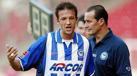 Es war einmal. In Berlin, bei Hertha BSC, waren sich Fredi Bobic und Trainer Huub Stevens nicht unbedingt herzlich zugetan.