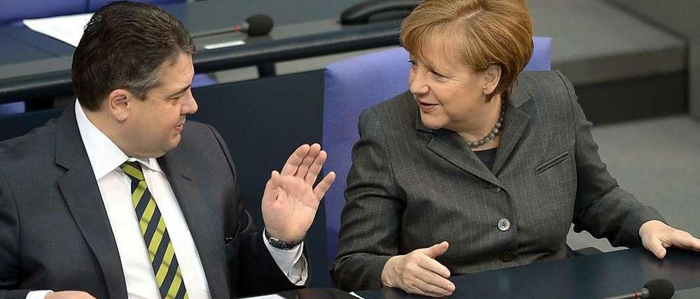 Kanzlerin und Vize-Kanzler auf der Regierungsbank