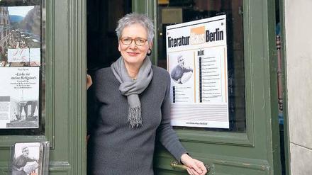 Büchermacherin. Roswitha Quadflieg – hier im Literaturhaus in Charlottenburg – hat lange in Hamburg Texte illustriert und gedruckt. Heute schreibt sie welche in Berlin. 