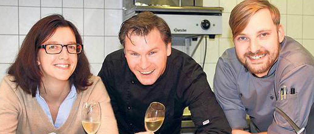 Jörg Frankenhäuser (Mitte) ist der Patron des Kochzimmers in Beelitz - er kreierte etwas Feines für die Reine Formsache.