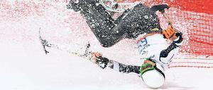 Hals über Kopf. So wie hier dem Deutschen Franz Hanfstingl bei der Abfahrt ergeht es derzeit vielen Monoskifahrern.