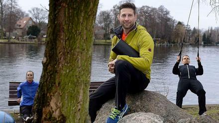 Tolle Rolle. Personal Trainer Christian Blisse mit der Black Roll unter dem Arm.