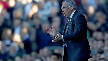 Grund zur Freude: Felix Magath feierte mit dem FC Fulham seinen ersten Sieg in der Premier League.