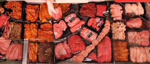 Fleisch nicht aus der Frischetheke, sondern vom Discounter. Aldi betont die gleichbleibende Qualität trotz Preissenkung.