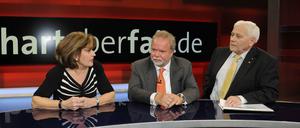 War am Montagabend bei "Hart aber fair" mal wieder die einzige Frau: Gerichtsreporterin Gisela Friedrichsen diskutierte mit Manager Utz Claassen (M.) und Steuerexperte Friedrich Schneider über den Fall Uli Hoeneß.
