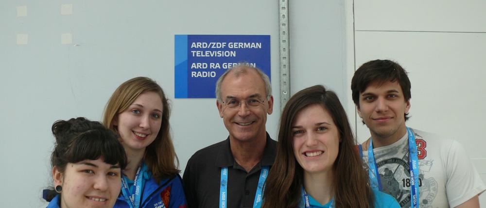 Reporterinnen und Reporter der Paralympics Zeitung zu Besuch beim ZDF in Sotschi.