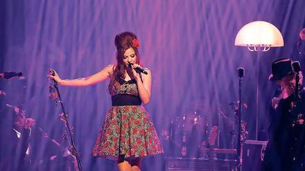 Amy Winehouse ist die letzte im Club: Sie starb am 23.7.2011 an Alkoholvergiftung. Mit 27 Jahren...