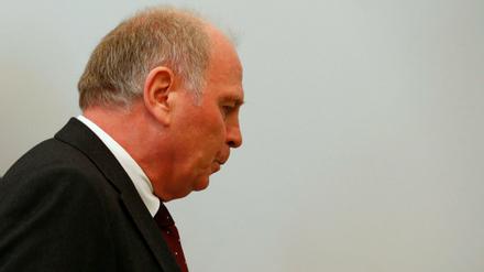 Uli Hoeneß geht ins Gefängnis. Er legt gegen das Urteil vom Donnerstag keine Revision ein.