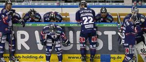Tief enttäuscht: Die Eisbären nach dem Aus in den Pre-Play-offs gegen Ingolstadt.