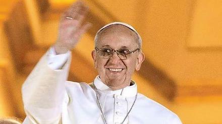Papst Franziskus predigt von Liebe und Barmherzigkeit.