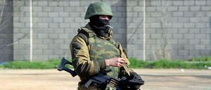 Ein mutmaßlicher russischer Soldat auf der Krim.