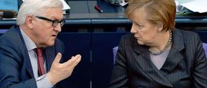 Verantwortliche in Sachen Außenpolitik: Minister Steinmeier und Kanzlerin Merkel.