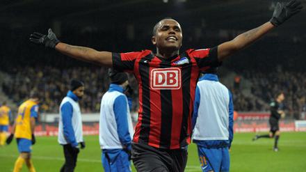 Mit offenen Armen. Gegen Hannover könnte Ronny mal wieder in die Startformation rücken. 