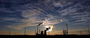 Brückentechnologie. Bisher kann der Strombedarf nicht allein aus erneuerbaren Energiequellen gedeckt werden. Trotzdem sollte man in der Übergangszeit nicht von Kernkraft auf Kohle ausweichen.