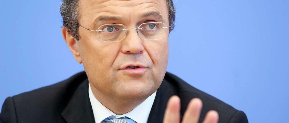 Das Innenministerium lässt Ermittlungen gegen Ex-Minister Hans-Peter Friedrich (CSU) zu.