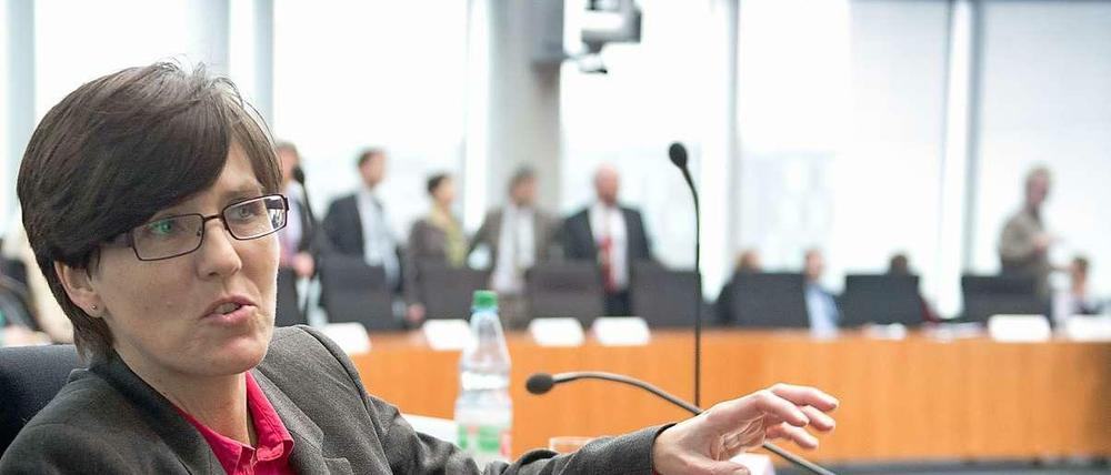 Vor dem Petitionsausschuss: Inge Hannemann, die Hartz-IV-Rebellin aus Hamburg.