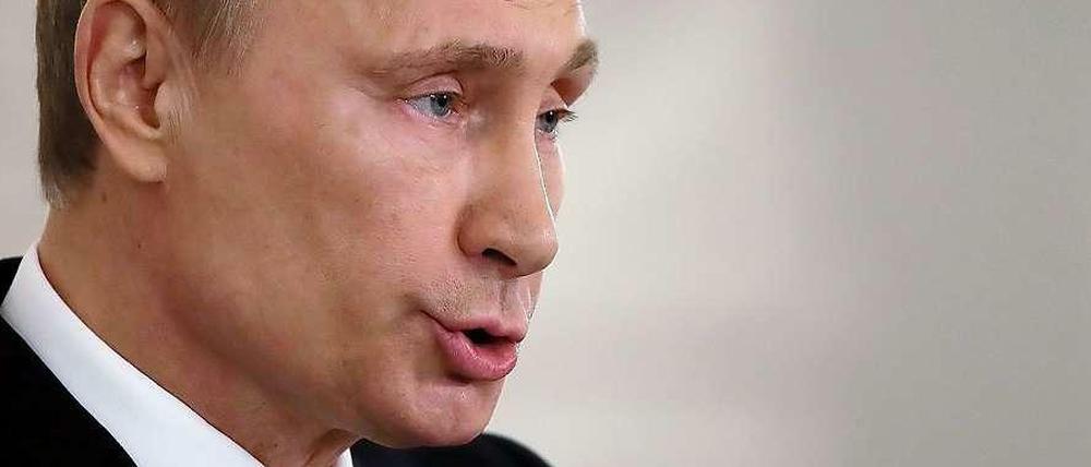 Russlands Präsident Wladimir Putin verteidigt seine Politik auf der Krim.