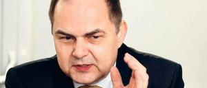 Parteifreund. Christian Schmidt fragt sich, ob es richtig war, dass nur Hans-Peter Friedrich Konsequenzen aus der Edathy-Affäre gezogen hat.
