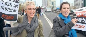 Nur noch online? Mitarbeiterinnen der Zeitung „Ma’ariv“ protestieren in Tel Aviv. Die renommierte israelische Tageszeitung steht vor dem möglichen Aus.