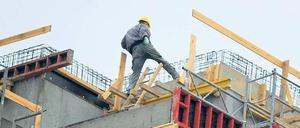 Bau schau wem. Grundstücke und Gebäude im Wert von 13,6 Milliarden Euro wurden im vergangenen Jahr in Berlin gehandelt.